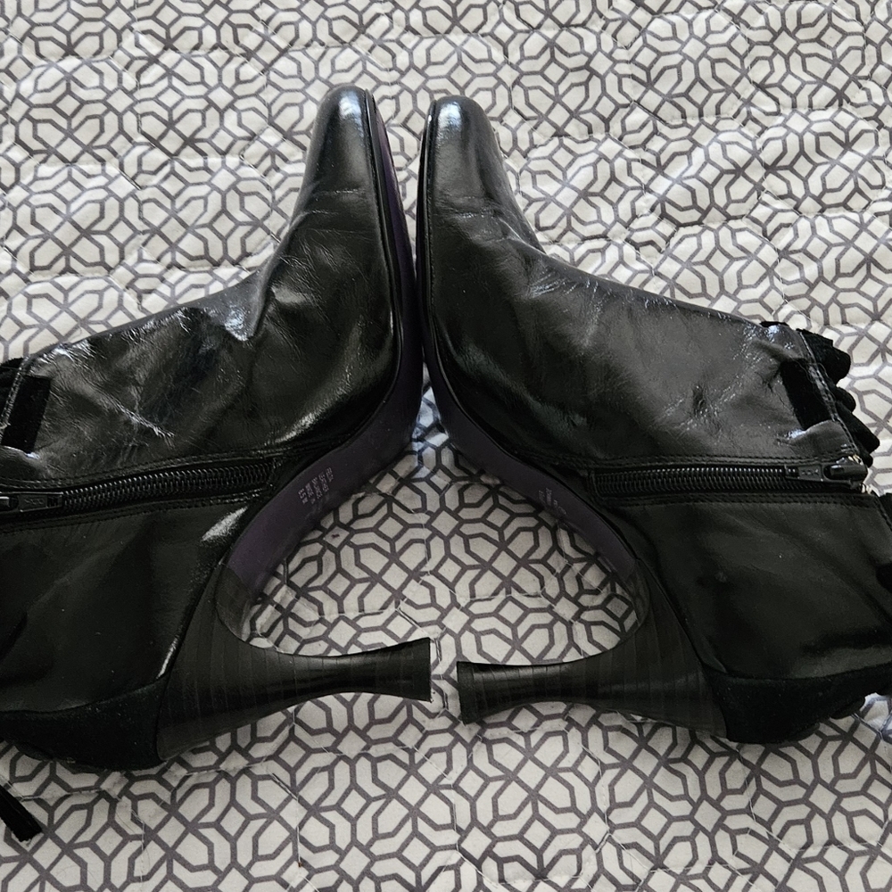 Kenzie, black patent leather bootie. Size 8.5 M - Picture 2 of 6